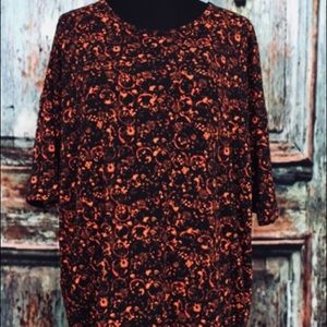 Large LuLaRoe Irma Top NWT